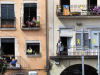 Escenas de una Girona confinada con sus calles vacias y con la actividad humana reducida a la compra de alimentos.